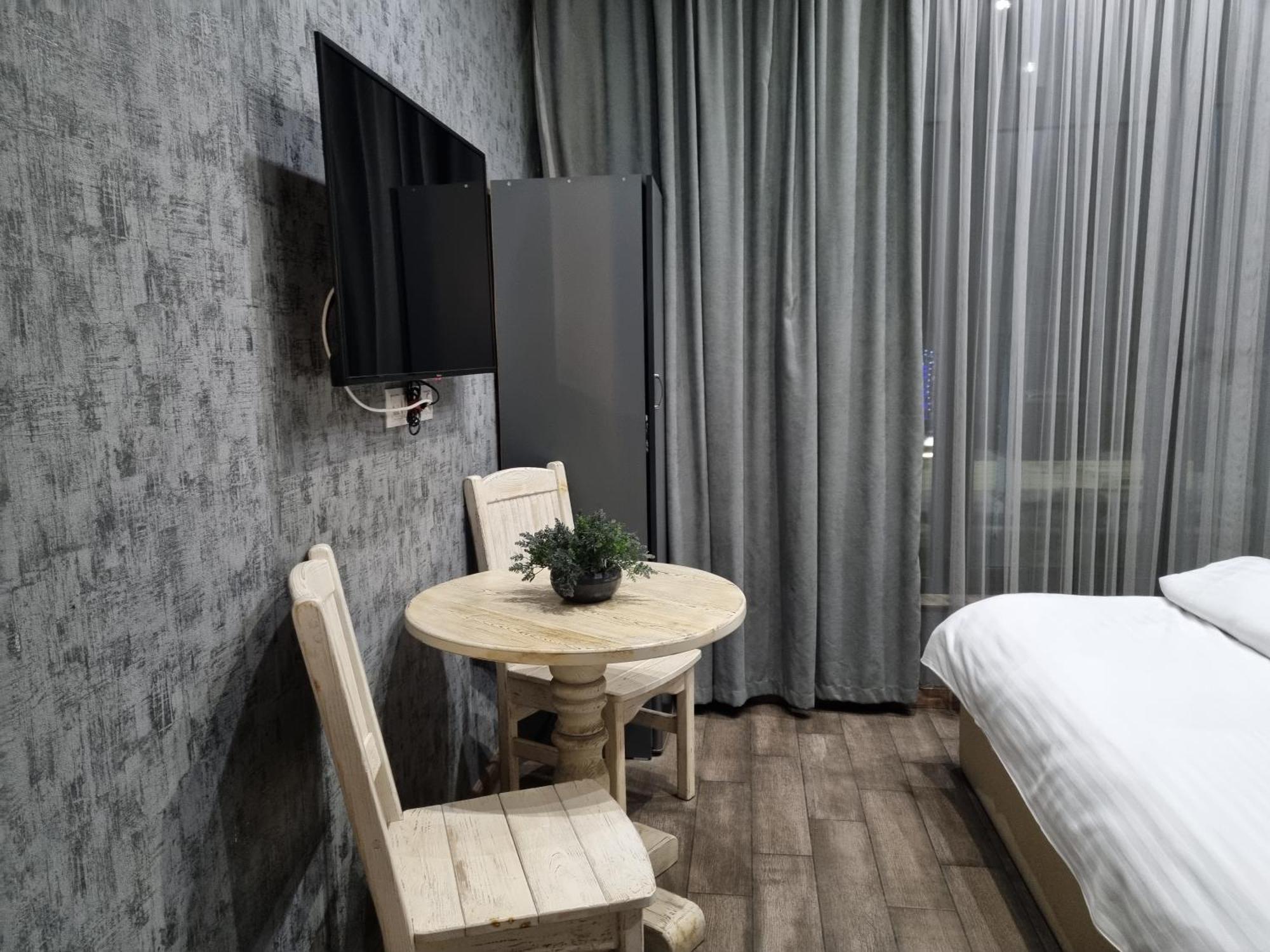 Day Inn Hotel Yerevan Ngoại thất bức ảnh