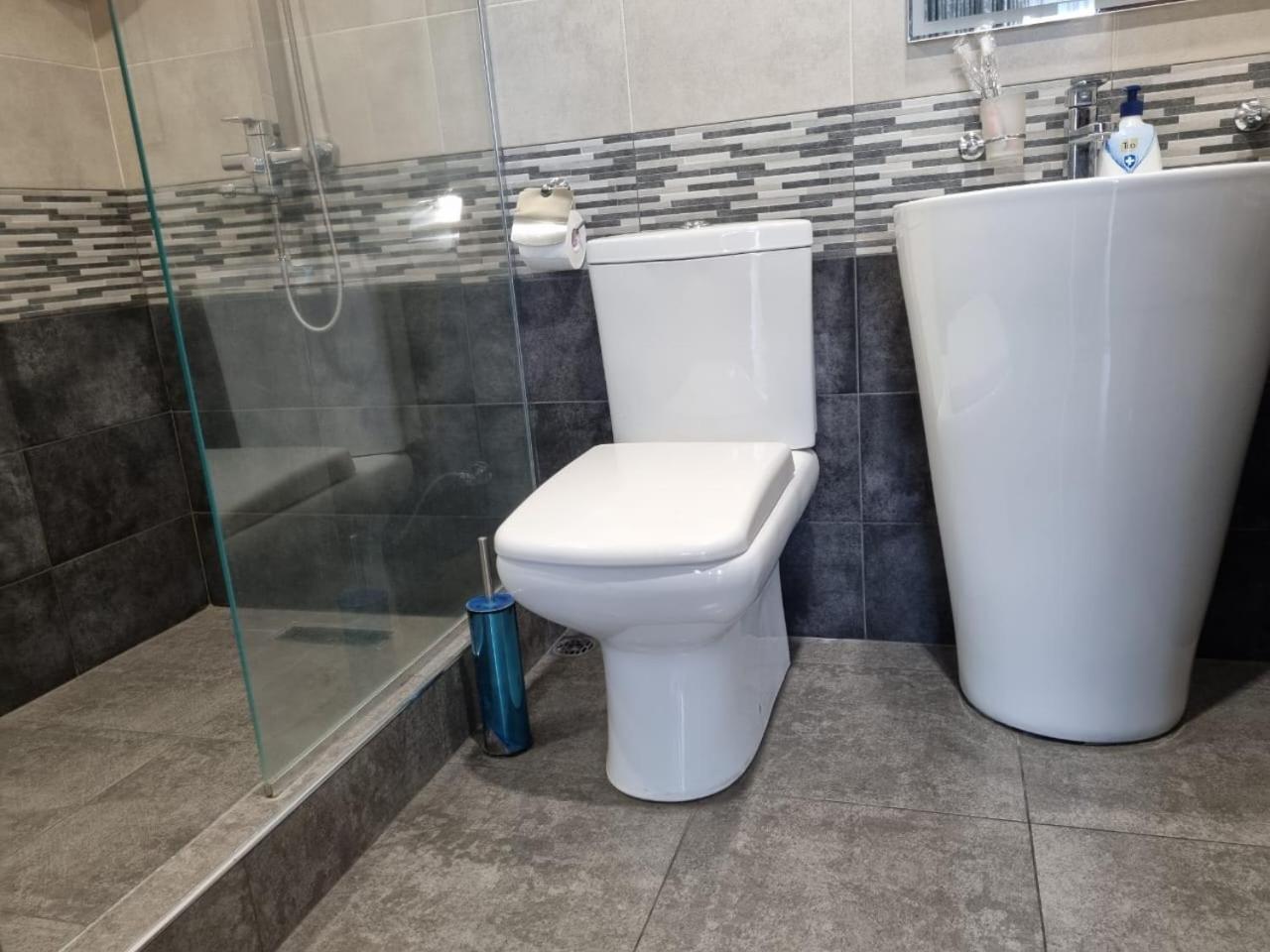 Day Inn Hotel Yerevan Ngoại thất bức ảnh