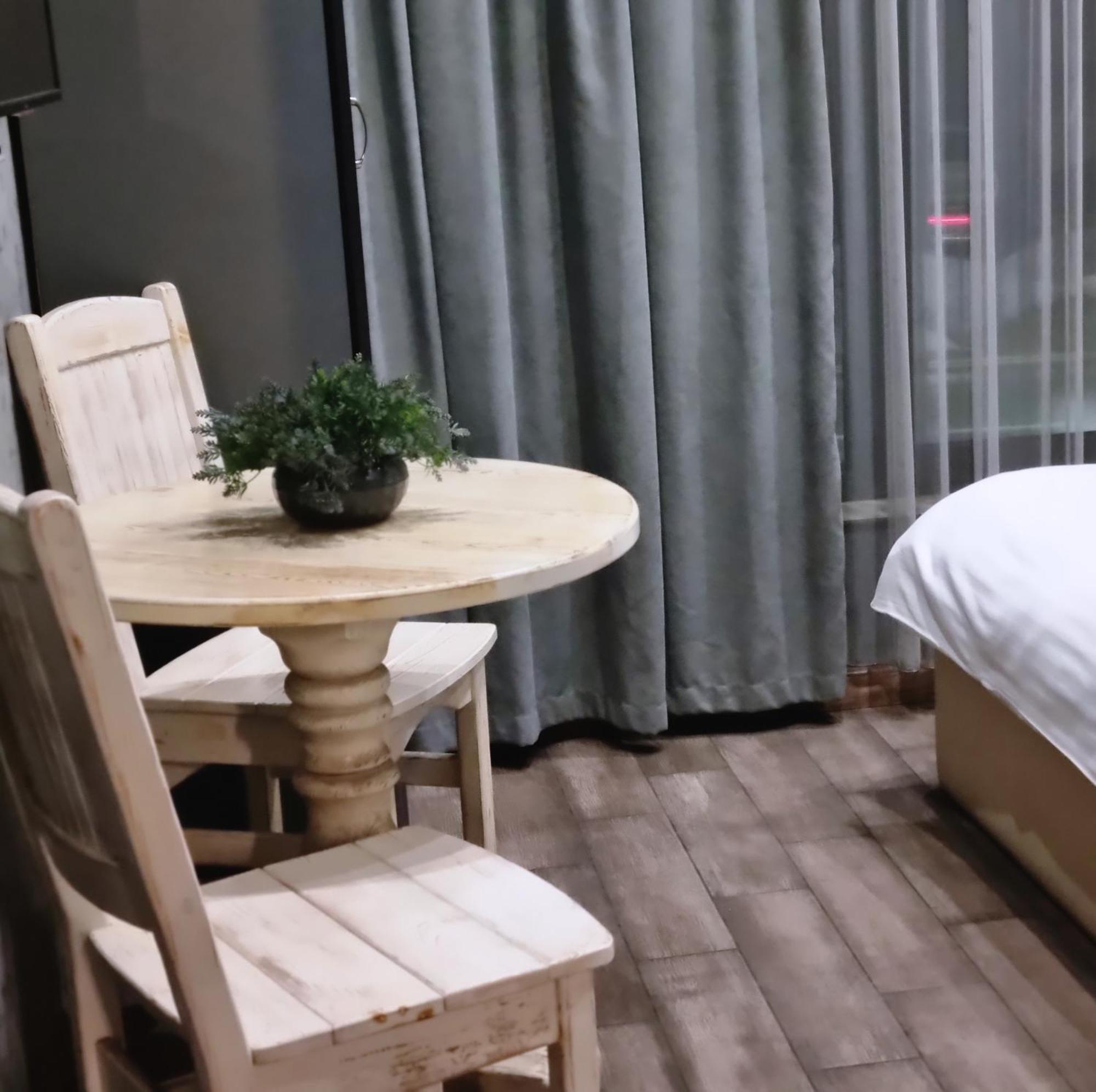 Day Inn Hotel Yerevan Ngoại thất bức ảnh
