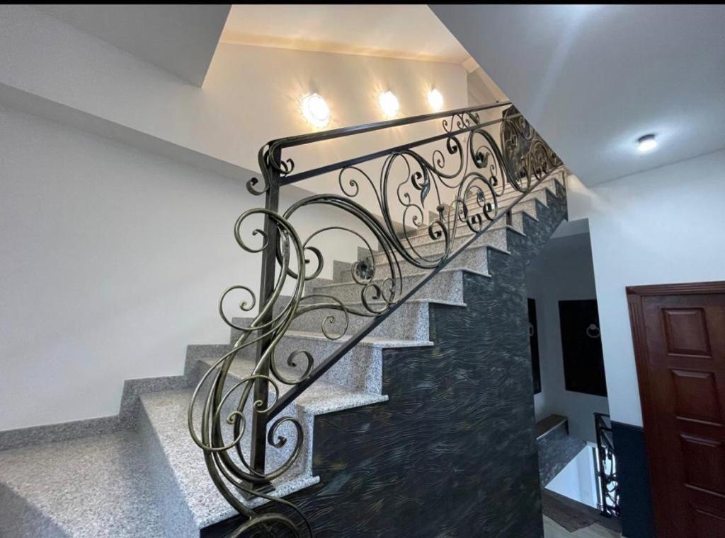 Day Inn Hotel Yerevan Ngoại thất bức ảnh